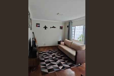 Casa à venda com 170m², 3 quartos e 2 vagas Casa à venda com 170m², 3 quartos e 2 vagasSala