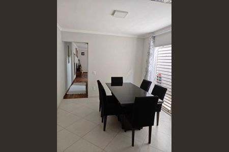 Casa à venda com 170m², 3 quartos e 2 vagas Casa à venda com 170m², 3 quartos e 2 vagasCozinha
