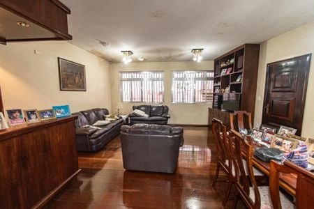 Casa à venda com 298m², 3 quartos e 3 vagasSala