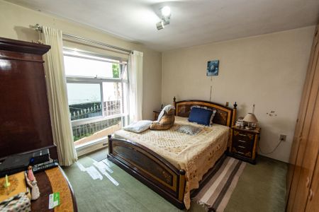 Casa à venda com 298m², 3 quartos e 3 vagasSuíte