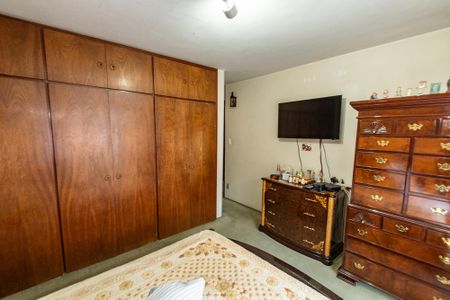 Casa à venda com 298m², 3 quartos e 3 vagasSuíte