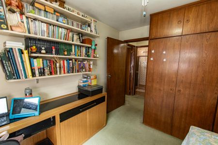 Casa à venda com 298m², 3 quartos e 3 vagasQuarto 2