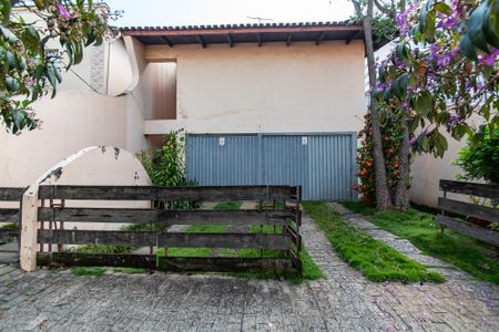 Casa à venda com 298m², 3 quartos e 3 vagasFachada