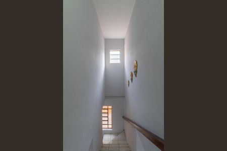Casa à venda com 91m², 2 quartos e 2 vagasCorredor