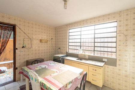 Casa à venda com 91m², 2 quartos e 2 vagasCozinha