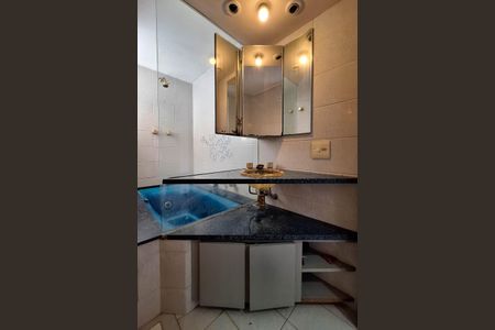 Apartamento à venda com 172m², 3 quartos e 1 vagaBanheiro da Suíte