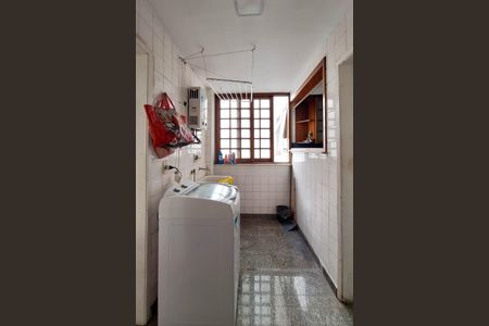 Apartamento à venda com 172m², 3 quartos e 1 vagaÁrea de Serviço