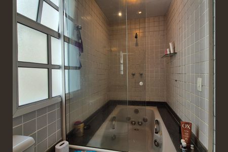 Apartamento à venda com 210m², 3 quartos e 1 vagaBanheiro da Suíte