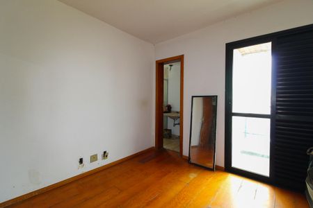 Apartamento à venda com 187m², 4 quartos e 3 vagas Apartamento à venda com 187m², 4 quartos e 3 vagasQuarto 3 - Suíte