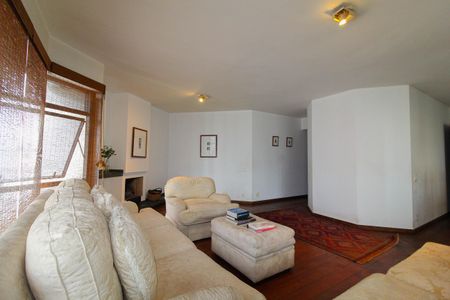 Apartamento à venda com 187m², 4 quartos e 3 vagas Apartamento à venda com 187m², 4 quartos e 3 vagasSala