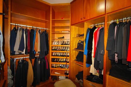 Apartamento à venda com 187m², 4 quartos e 3 vagas Apartamento à venda com 187m², 4 quartos e 3 vagasQuarto 4 - Closet