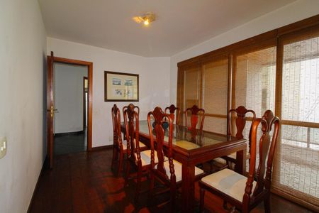 Apartamento à venda com 187m², 4 quartos e 3 vagas Apartamento à venda com 187m², 4 quartos e 3 vagasSala de Jantar