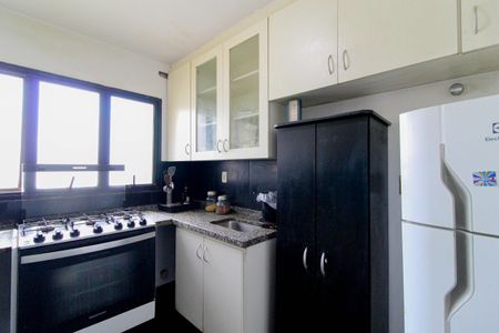 Apartamento à venda com 187m², 4 quartos e 3 vagas Apartamento à venda com 187m², 4 quartos e 3 vagasCozinha
