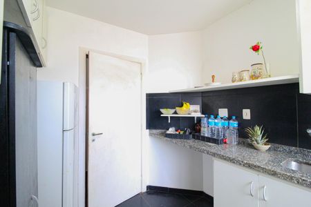 Apartamento à venda com 187m², 4 quartos e 3 vagas Apartamento à venda com 187m², 4 quartos e 3 vagasCozinha