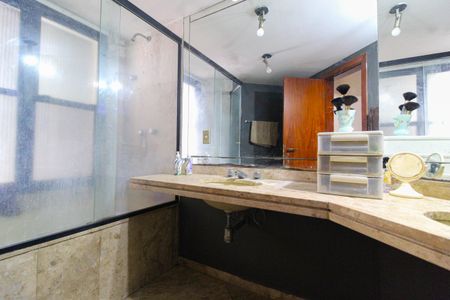 Apartamento à venda com 187m², 4 quartos e 3 vagas Apartamento à venda com 187m², 4 quartos e 3 vagasBanheiro da Suíte 4