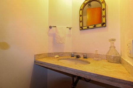 Apartamento à venda com 187m², 4 quartos e 3 vagas Apartamento à venda com 187m², 4 quartos e 3 vagasLavabo