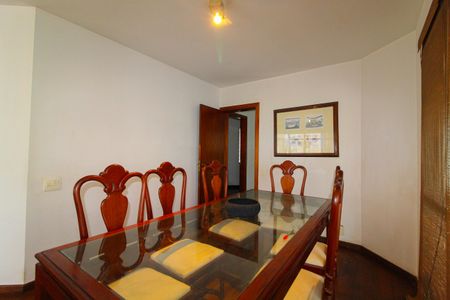 Apartamento à venda com 187m², 4 quartos e 3 vagas Apartamento à venda com 187m², 4 quartos e 3 vagasSala de Jantar