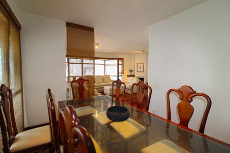 Apartamento à venda com 187m², 4 quartos e 3 vagas Apartamento à venda com 187m², 4 quartos e 3 vagasSala de Jantar