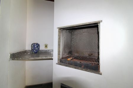 Apartamento à venda com 187m², 4 quartos e 3 vagas Apartamento à venda com 187m², 4 quartos e 3 vagasChurrasqueira