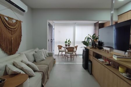 Apartamento à venda com 77m², 3 quartos e 2 vagasSala