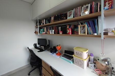 Apartamento à venda com 77m², 3 quartos e 2 vagasQuarto 3