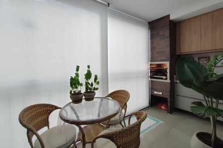 Apartamento à venda com 77m², 3 quartos e 2 vagasSala