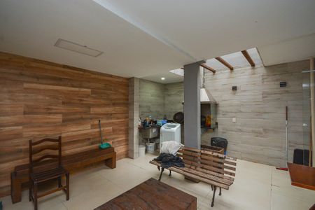 Casa à venda com 202m², 3 quartos e 2 vagasQuintal