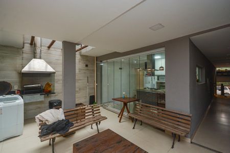 Casa à venda com 202m², 3 quartos e 2 vagasQuintal