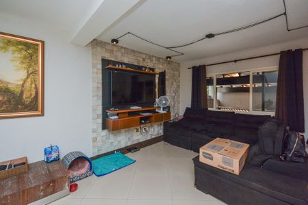 Casa à venda com 202m², 3 quartos e 2 vagasSala