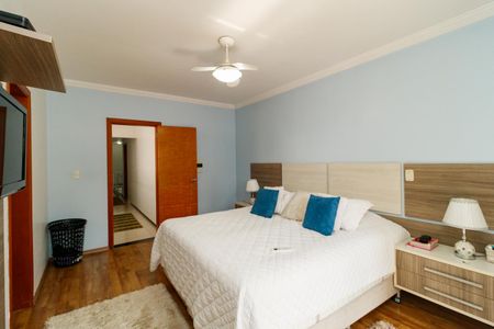 Casa à venda com 300m², 4 quartos e 6 vagasSuíte 2