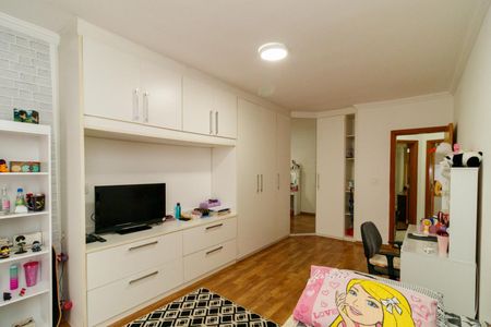 Casa à venda com 300m², 4 quartos e 6 vagasSuíte 1