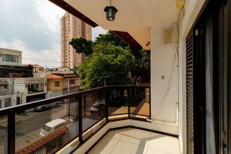 Casa à venda com 300m², 4 quartos e 6 vagasSacada/Suíte 2