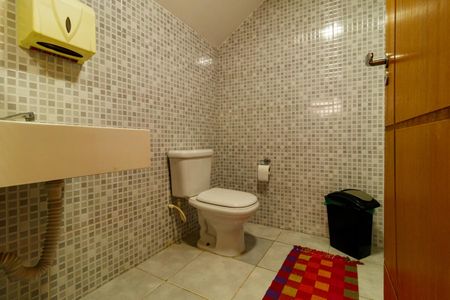 Casa à venda com 300m², 4 quartos e 6 vagasLavabo 2