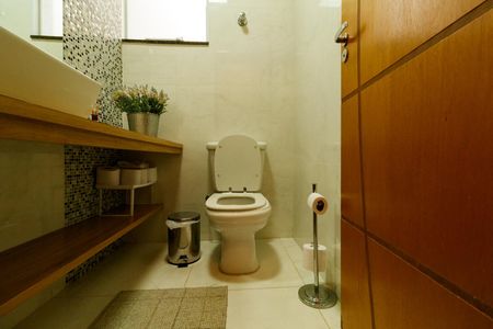 Casa à venda com 300m², 4 quartos e 6 vagasLavabo