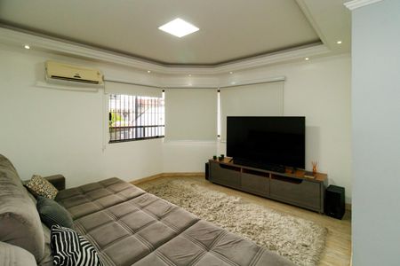 Casa à venda com 300m², 4 quartos e 6 vagasSala