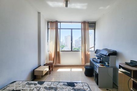 Apartamento à venda com 45m², 1 quarto e sem vagaSala/Quarto