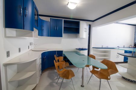 Casa à venda com 1100m², 4 quartos e 8 vagasCopa