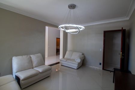 Casa à venda com 1100m², 4 quartos e 8 vagasSala 3