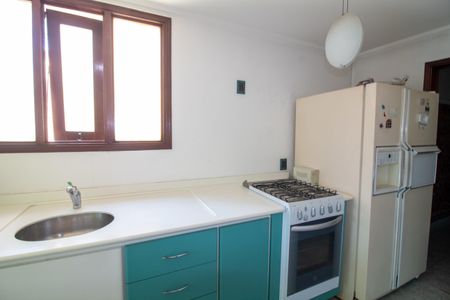 Casa à venda com 1100m², 4 quartos e 8 vagasCozinha do Espaço de festas