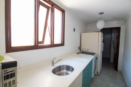 Casa à venda com 1100m², 4 quartos e 8 vagasCozinha do Espaço de festas