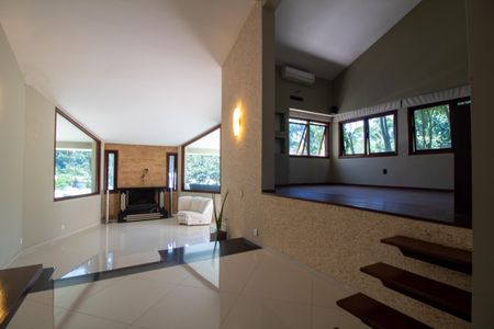 Casa à venda com 1100m², 4 quartos e 8 vagasSala