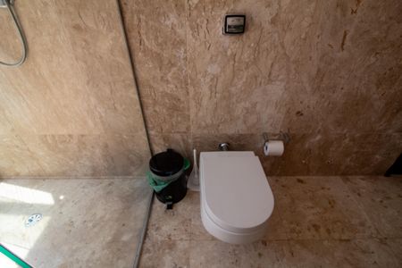 Casa à venda com 1100m², 4 quartos e 8 vagasBanheiro da Suíte 4