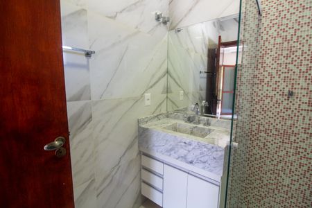 Casa à venda com 1100m², 4 quartos e 8 vagasBanheiro da Suíte 3