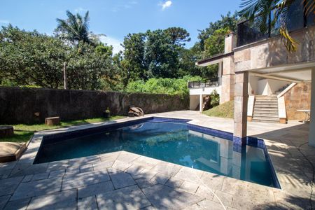 Casa à venda com 1100m², 4 quartos e 8 vagasPiscina
