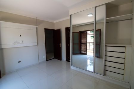 Casa à venda com 1100m², 4 quartos e 8 vagasSuíte 3