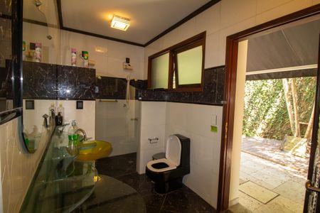 Casa à venda com 1100m², 4 quartos e 8 vagasBanheiro da Piscina