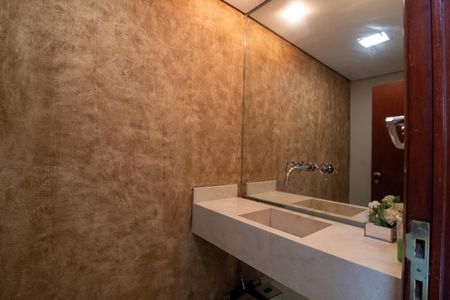 Casa à venda com 1100m², 4 quartos e 8 vagasLavabo