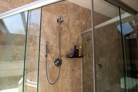 Casa à venda com 1100m², 4 quartos e 8 vagasBanheiro da Suíte 4