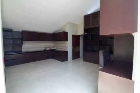 Casa à venda com 1100m², 4 quartos e 8 vagasEscritório