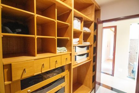 Casa à venda com 1100m², 4 quartos e 8 vagasCloset da suíte 4